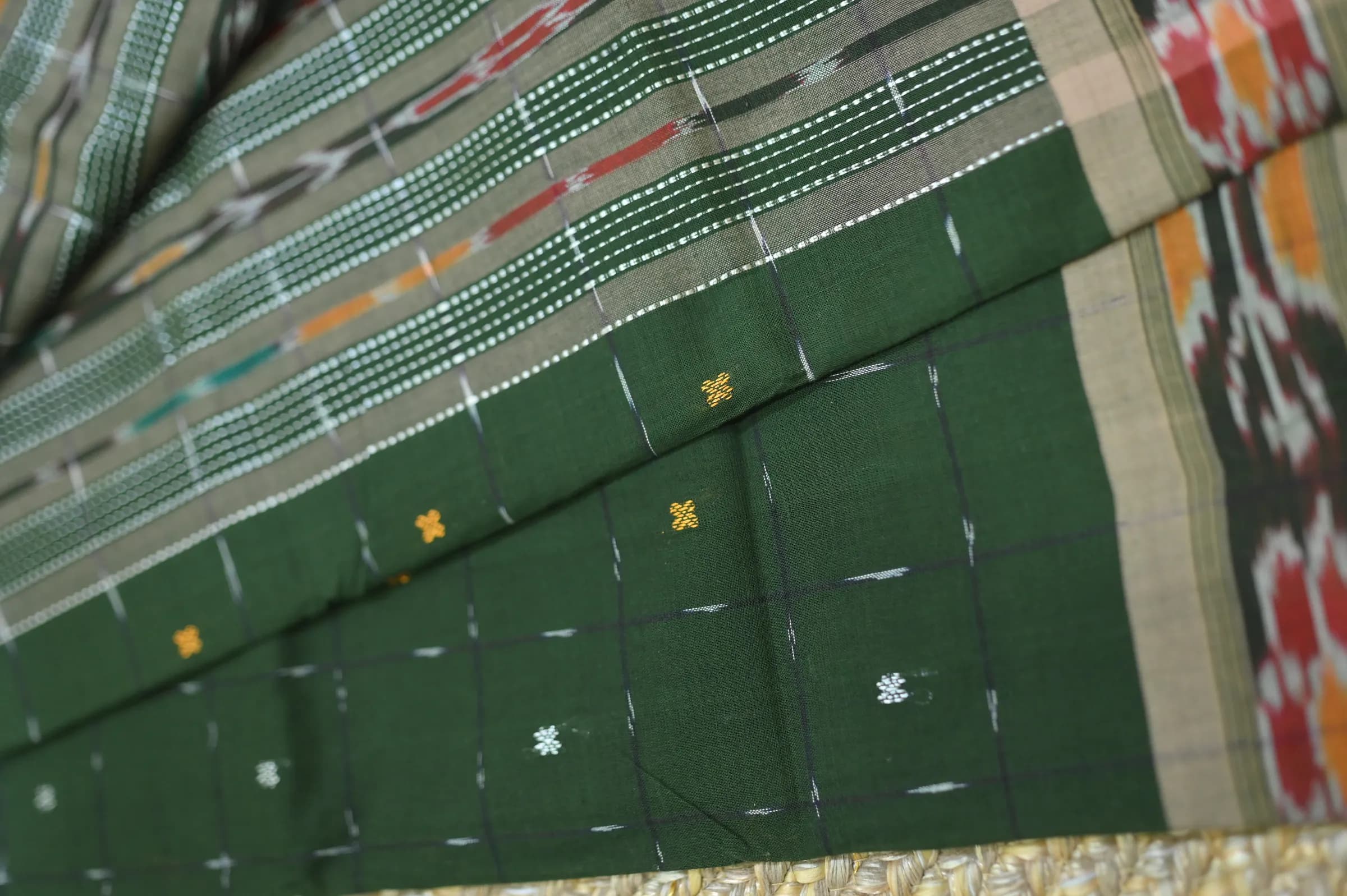 Handwoven Sambalpuri Cotton Saree – Deep Green with Traditional Ikat Border, photo 3 of 10