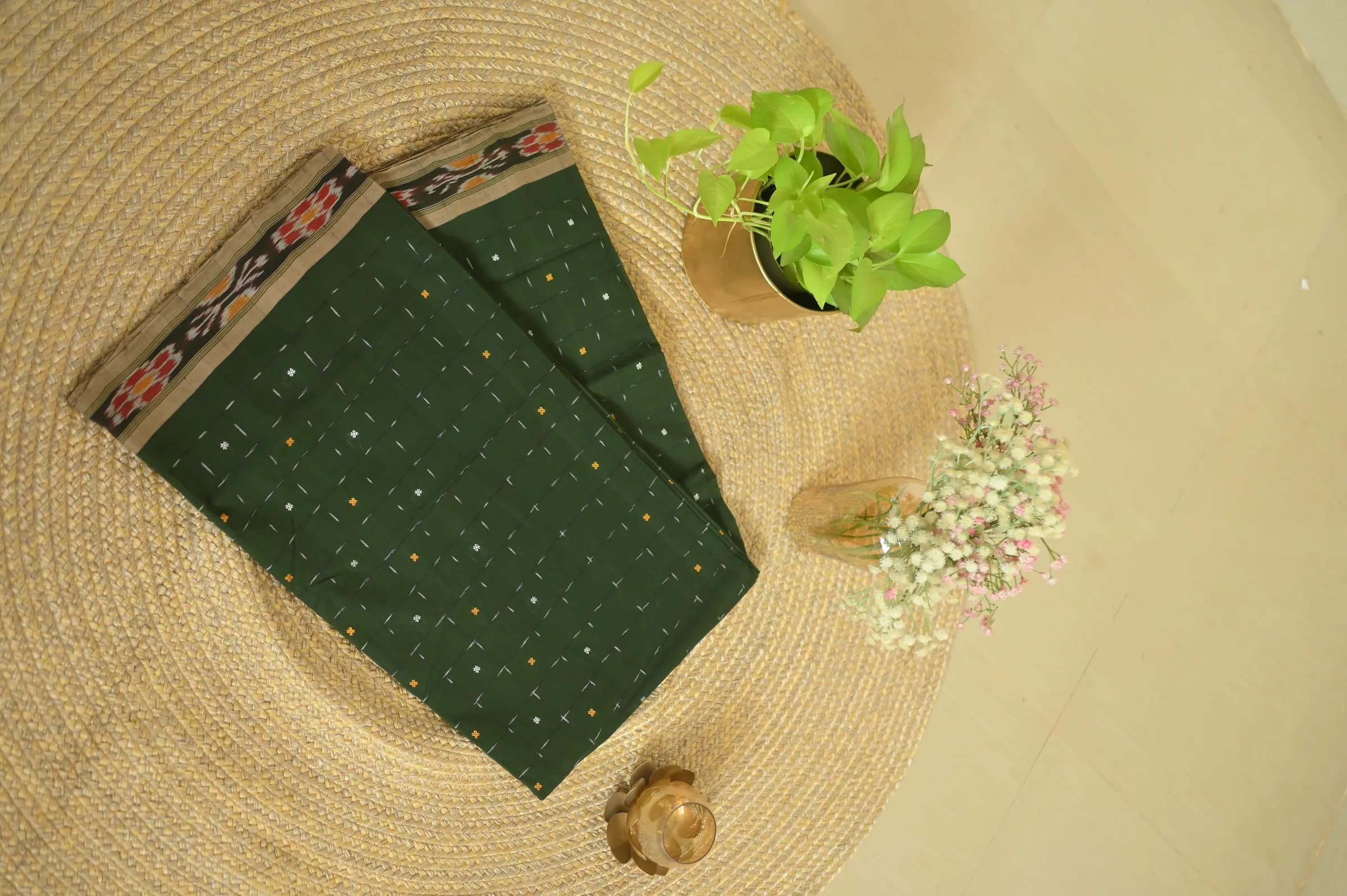 Handwoven Sambalpuri Cotton Saree – Deep Green with Traditional Ikat Border, photo 8 of 10