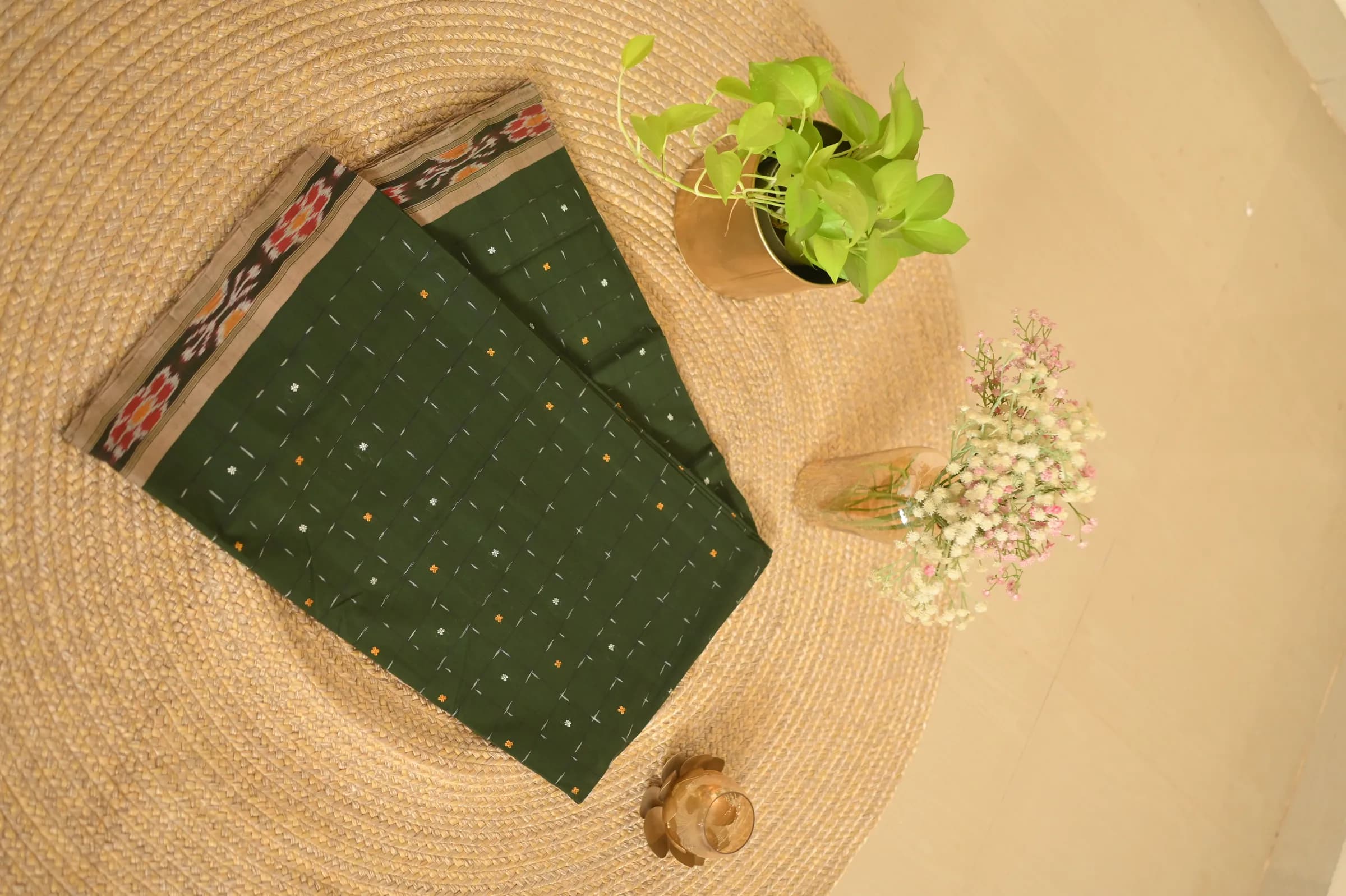 Handwoven Sambalpuri Cotton Saree – Deep Green with Traditional Ikat Border, photo 9 of 10